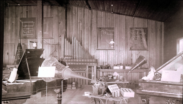 circa_1900_studio